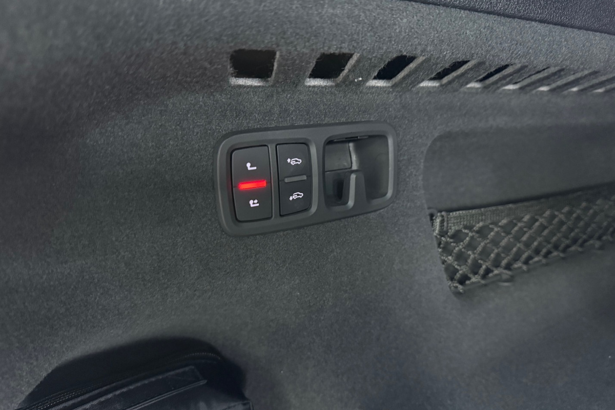 Ponuka vozidiel / Audi Q8 50 3.0 TDI mHEV quattro tiptronic - video Ponuka vozidiel / Audi Q8 50 3.0 TDI mHEV quattro tiptronic - video