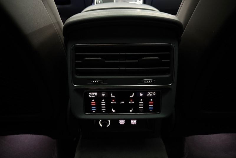  Ponuka vozidiel / Audi Q8 50 3.0 TDI mHEV quattro tiptronic - video