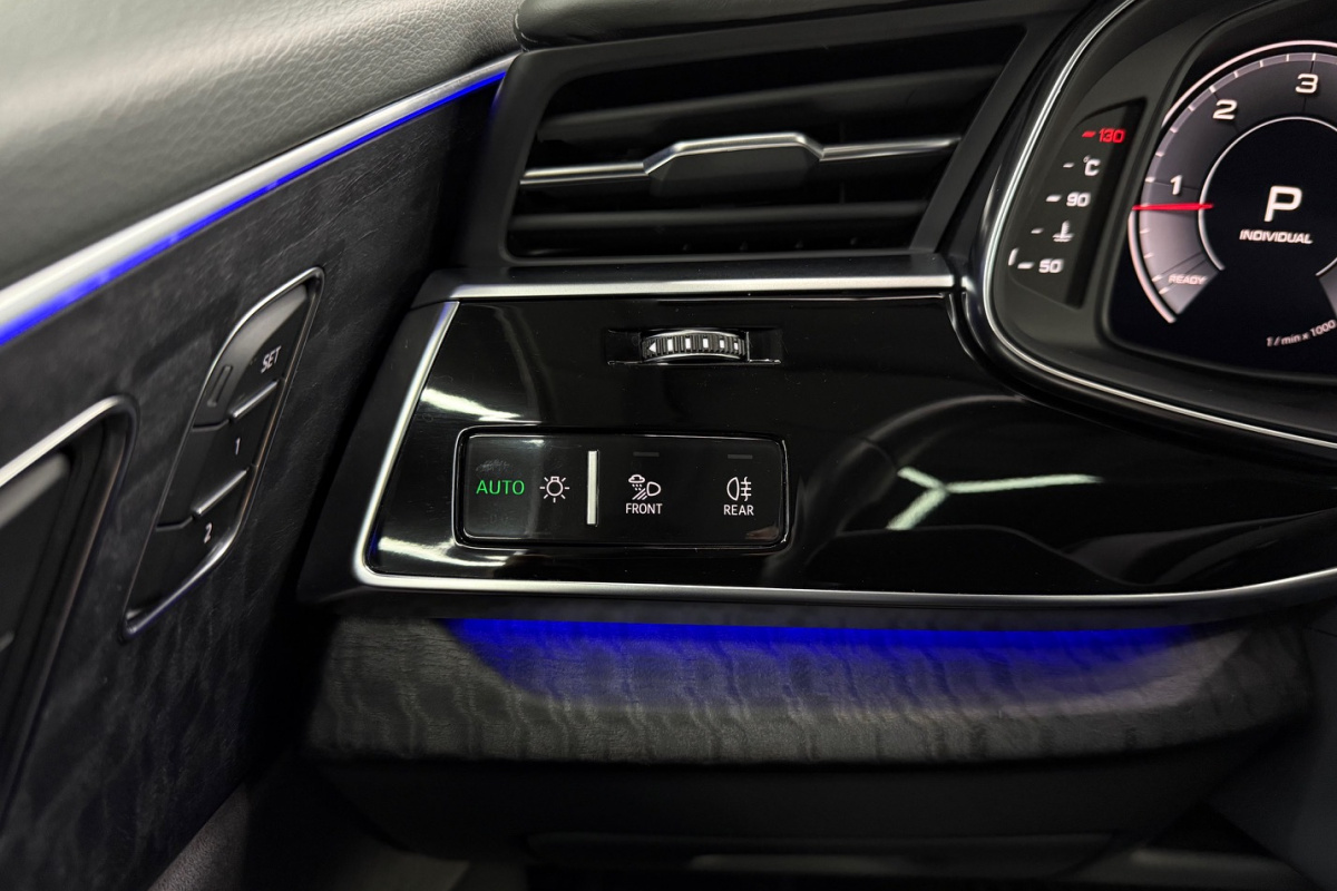 Ponuka vozidiel / Audi Q8 50 3.0 TDI mHEV quattro tiptronic - video