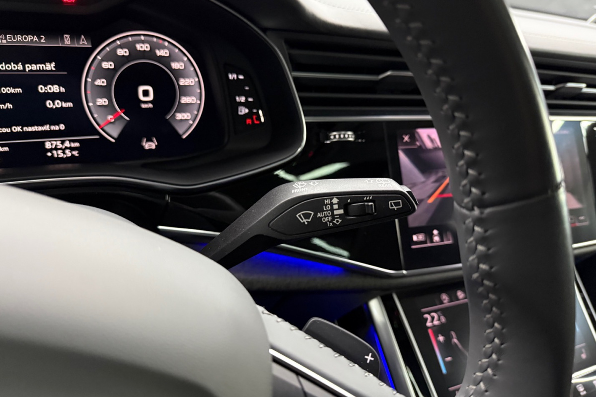 Ponuka vozidiel / Audi Q8 50 3.0 TDI mHEV quattro tiptronic - video