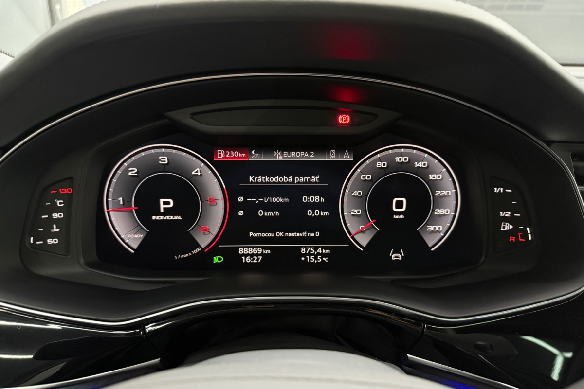 Ponuka vozidiel / Audi Q8 50 3.0 TDI mHEV quattro tiptronic - video