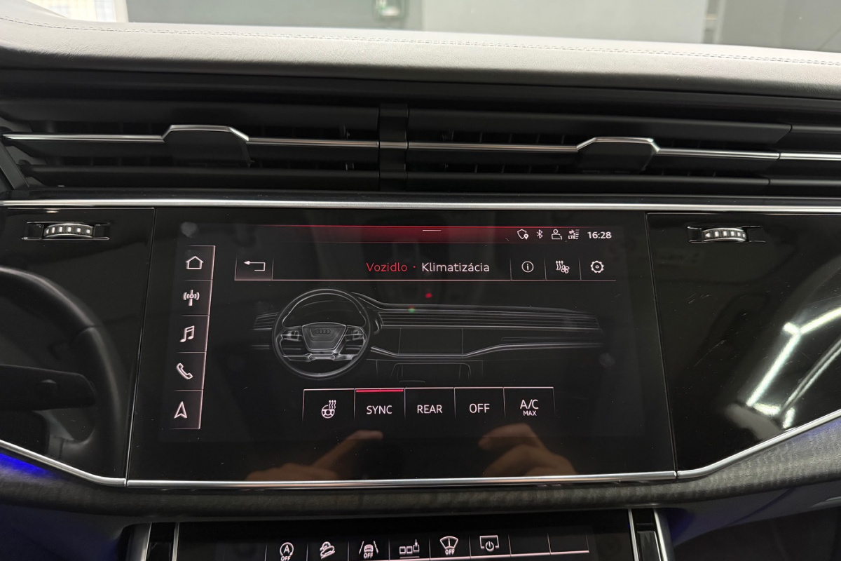 Ponuka vozidiel / Audi Q8 50 3.0 TDI mHEV quattro tiptronic - video