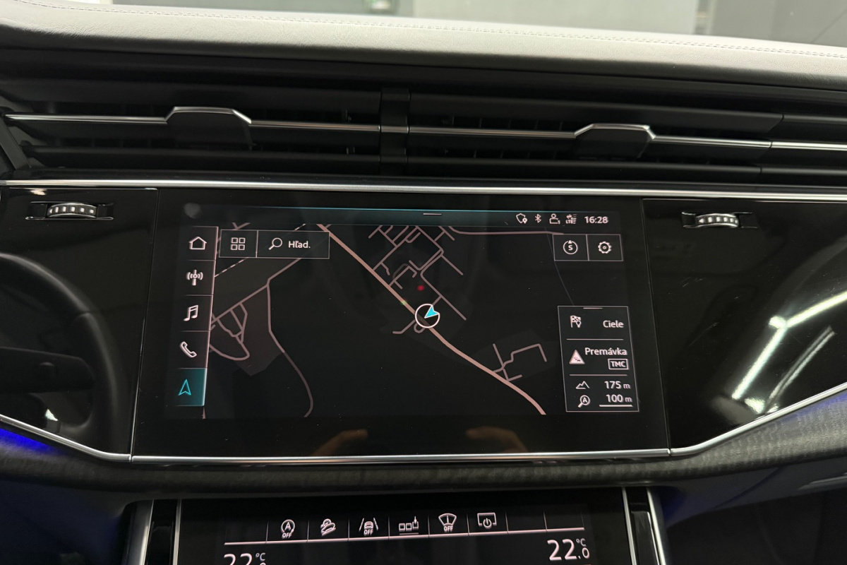 Ponuka vozidiel / Audi Q8 50 3.0 TDI mHEV quattro tiptronic - video
