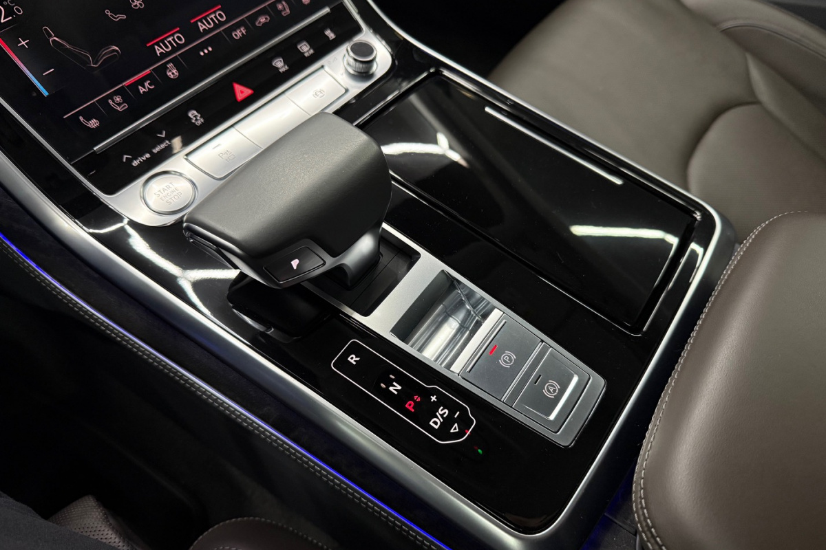 Ponuka vozidiel / Audi Q8 50 3.0 TDI mHEV quattro tiptronic - video