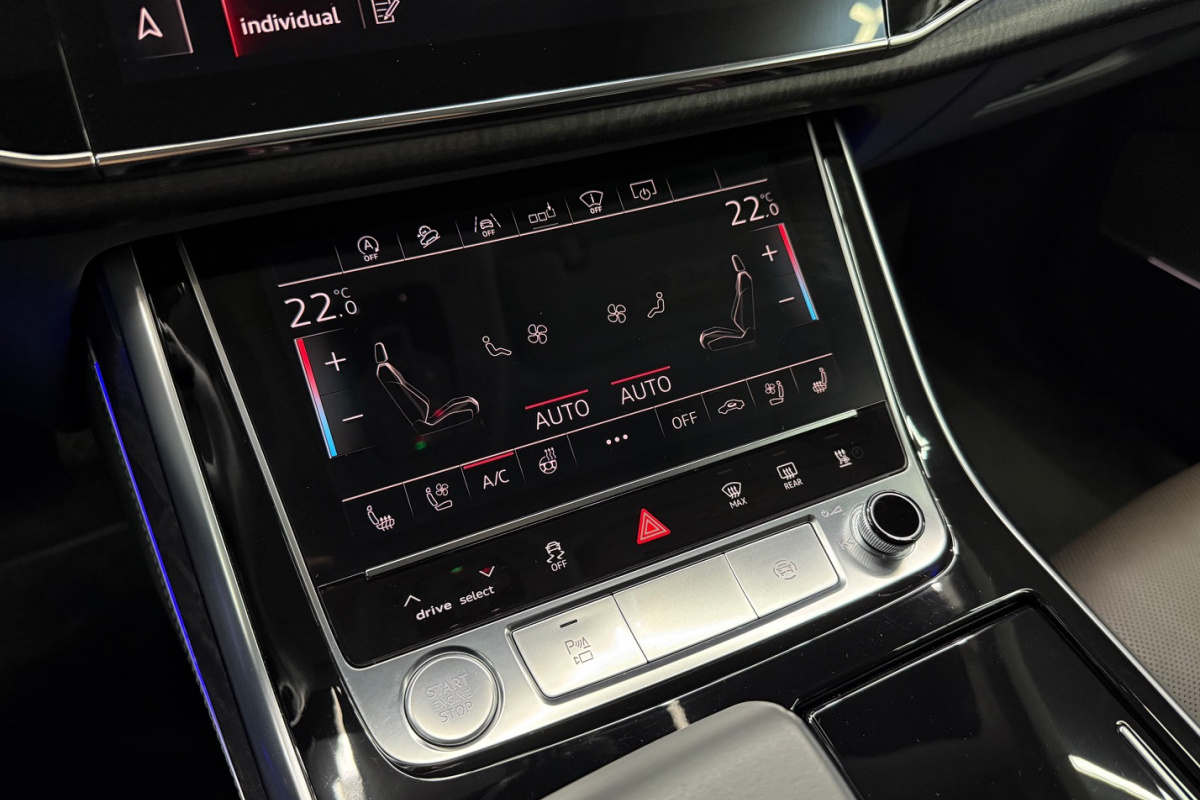 Ponuka vozidiel / Audi Q8 50 3.0 TDI mHEV quattro tiptronic - video Ponuka vozidiel / Audi Q8 50 3.0 TDI mHEV quattro tiptronic - video