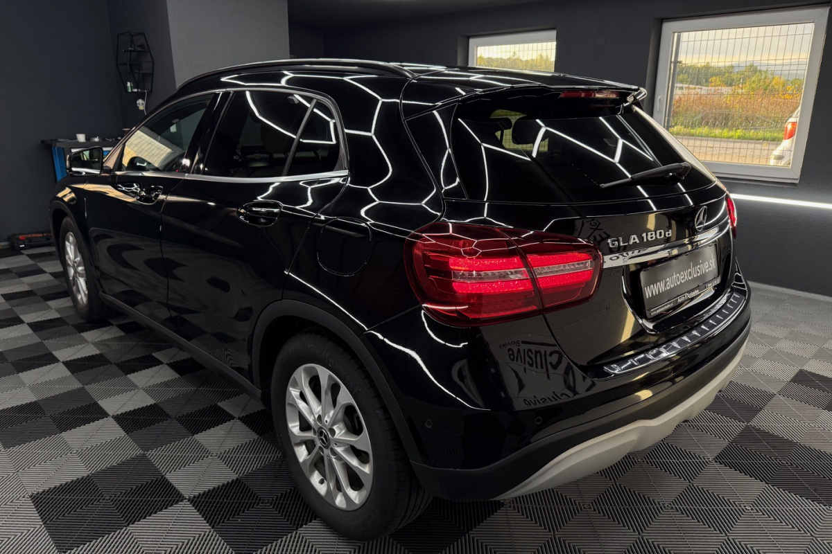 Ponuka vozidiel / Mercedes-Benz GLA 180 d A/T - video