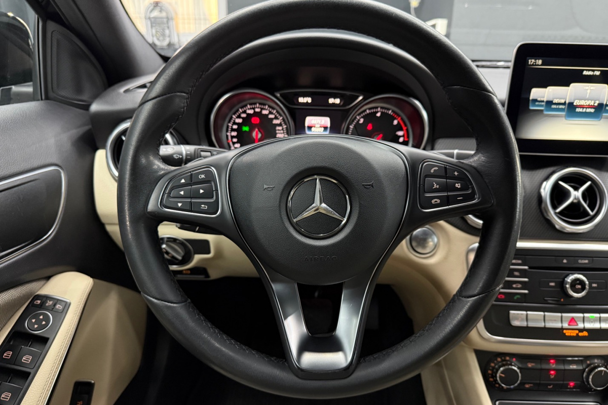 Ponuka vozidiel / Mercedes-Benz GLA 180 d A/T - video