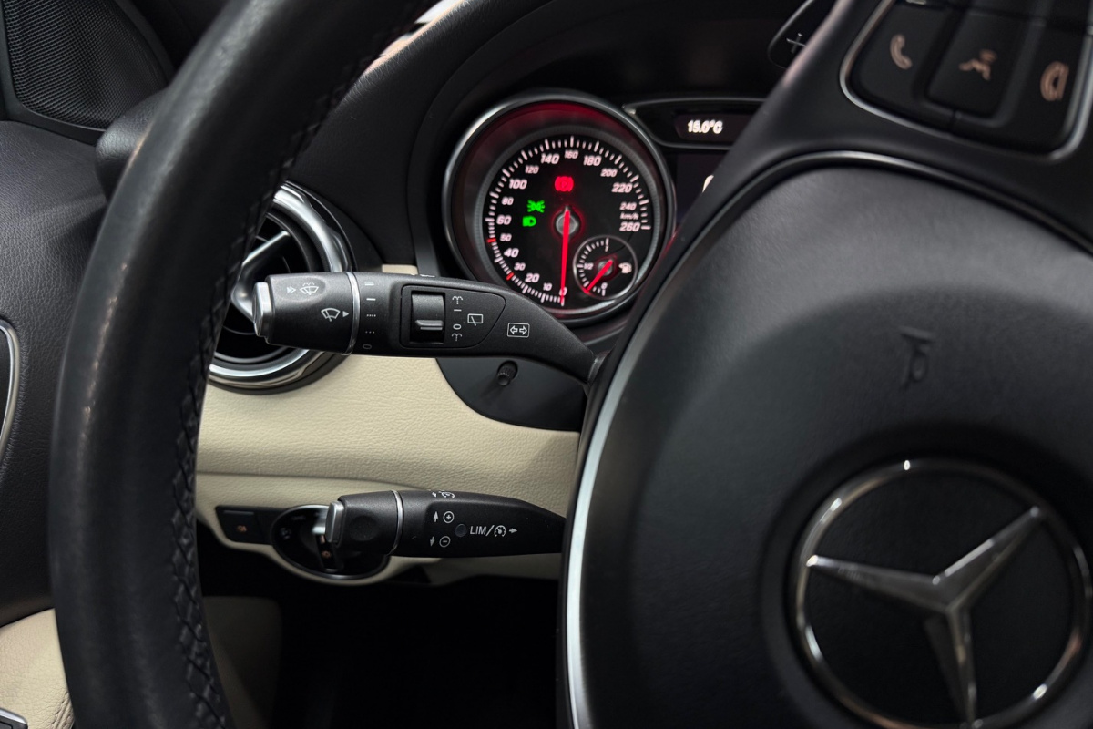 Ponuka vozidiel / Mercedes-Benz GLA 180 d A/T - video