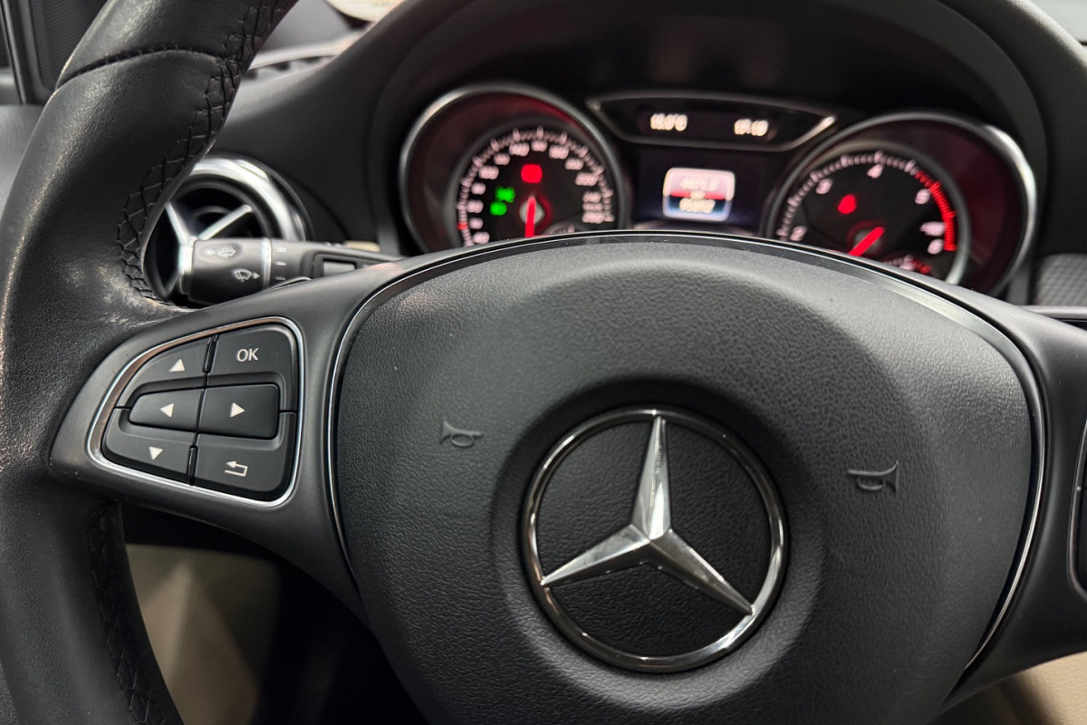 Ponuka vozidiel / Mercedes-Benz GLA 180 d A/T - video