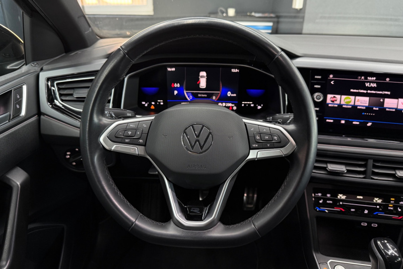  Ponuka vozidiel / Volkswagen Taigo 1.0 TSI R-Line DSG - video