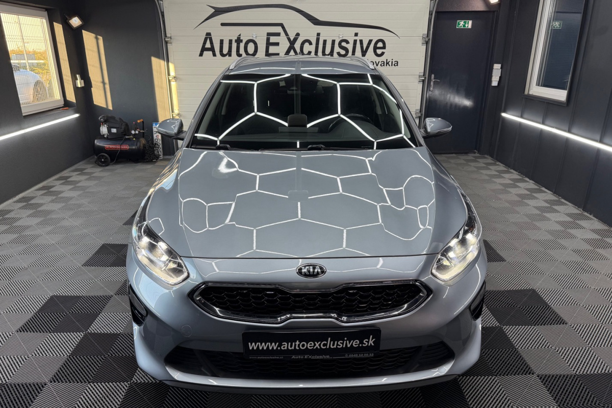 Ponuka vozidiel / Kia Ceed SW 1.6 CRDi 136k Platinum A/T - video
