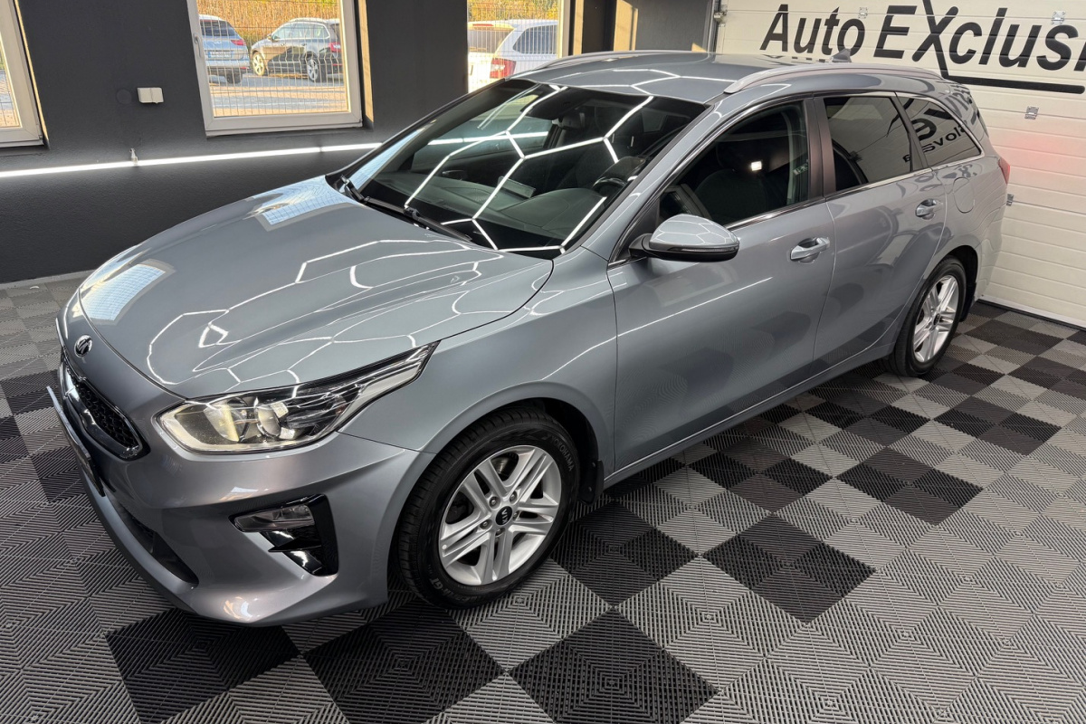 Ponuka vozidiel / Kia Ceed SW 1.6 CRDi 136k Platinum A/T - video