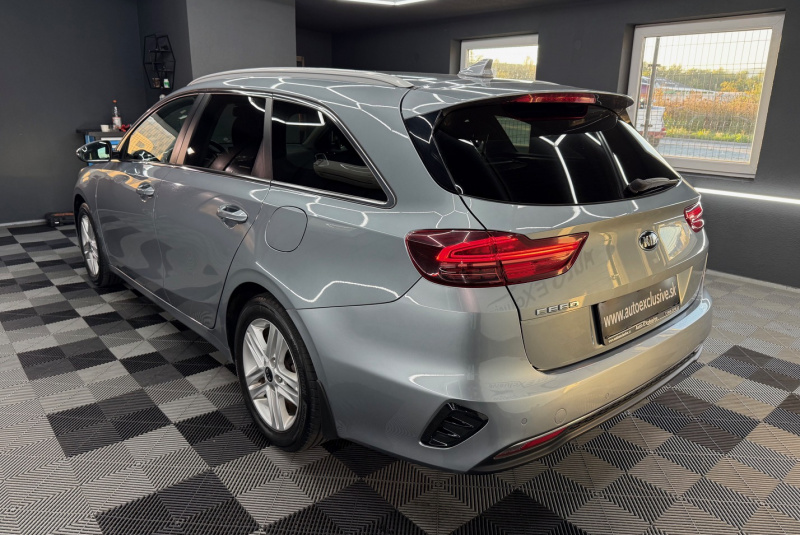  Ponuka vozidiel / Kia Ceed SW 1.6 CRDi 136k Platinum A/T - video