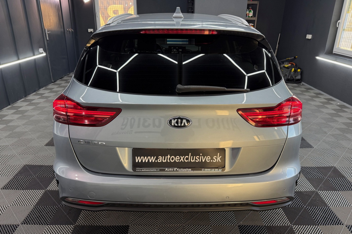 Ponuka vozidiel / Kia Ceed SW 1.6 CRDi 136k Platinum A/T - video