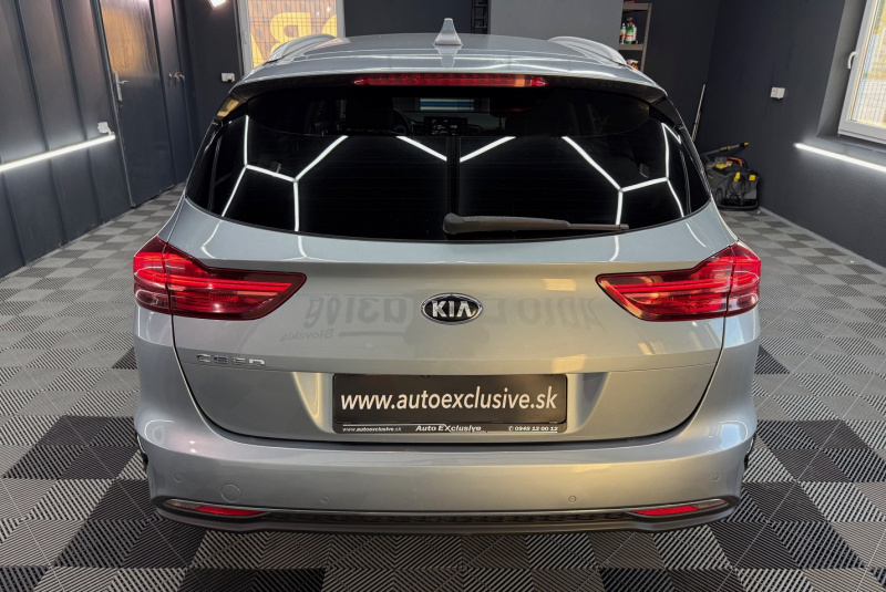  Ponuka vozidiel / Kia Ceed SW 1.6 CRDi 136k Platinum A/T - video