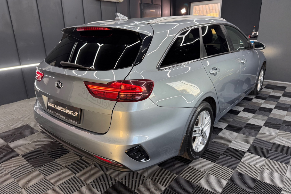 Ponuka vozidiel / Kia Ceed SW 1.6 CRDi 136k Platinum A/T - video
