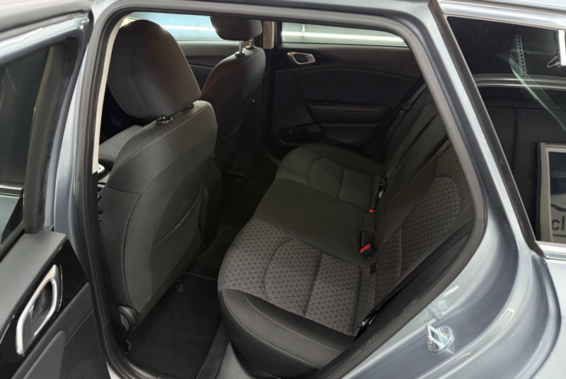  Ponuka vozidiel / Kia Ceed SW 1.6 CRDi 136k Platinum A/T - video