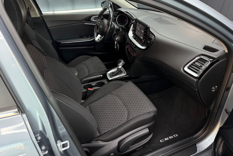  Ponuka vozidiel / Kia Ceed SW 1.6 CRDi 136k Platinum A/T - video
