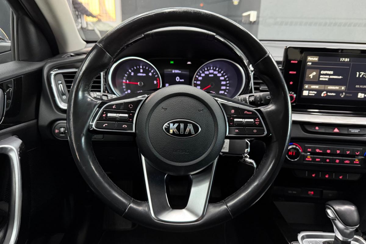 Ponuka vozidiel / Kia Ceed SW 1.6 CRDi 136k Platinum A/T - video