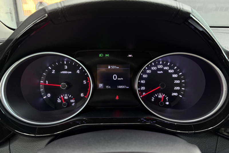  Ponuka vozidiel / Kia Ceed SW 1.6 CRDi 136k Platinum A/T - video