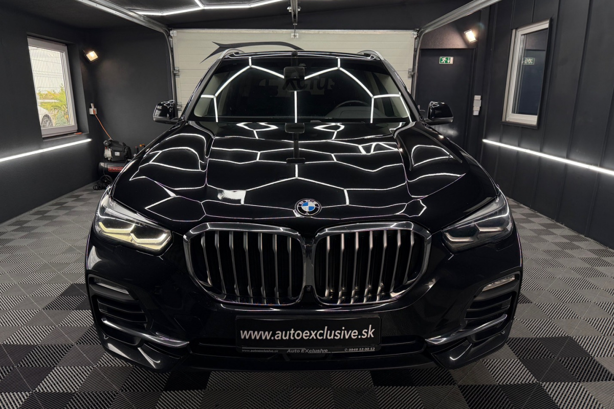Ponuka vozidiel / BMW X5 xDrive 45e - video