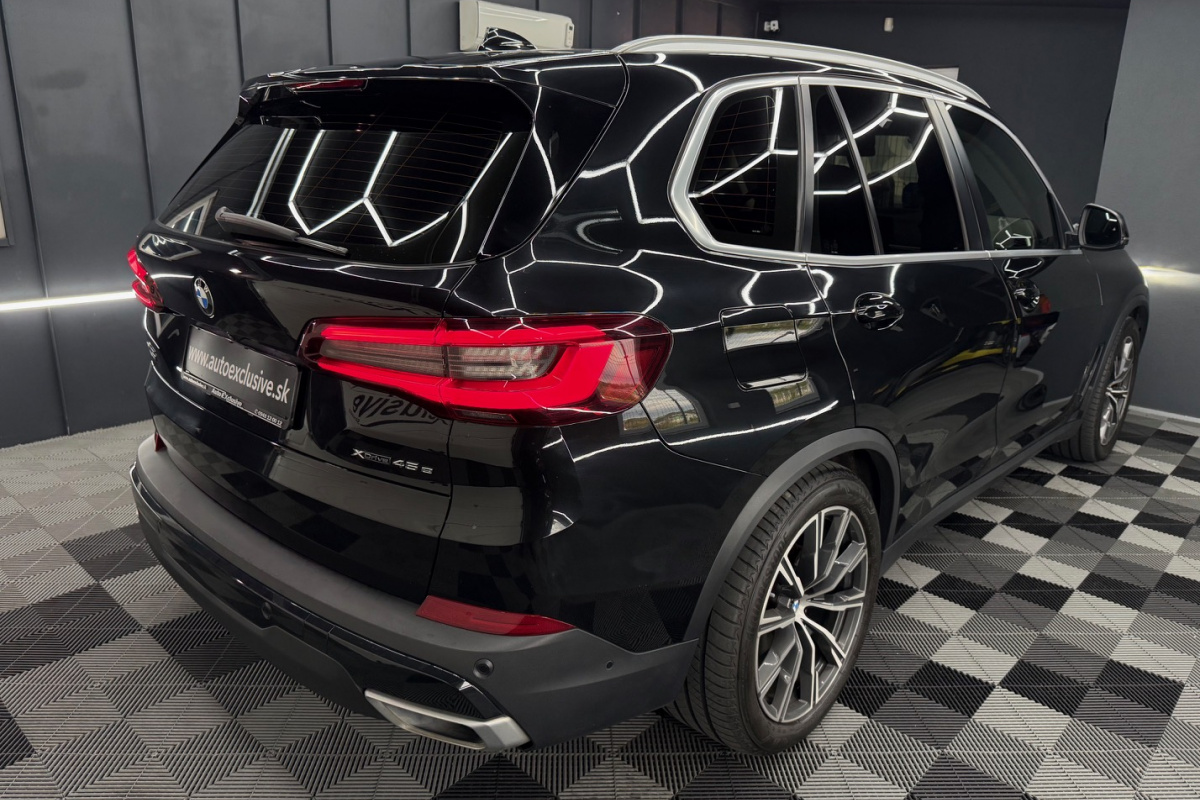 Ponuka vozidiel / BMW X5 xDrive 45e - video