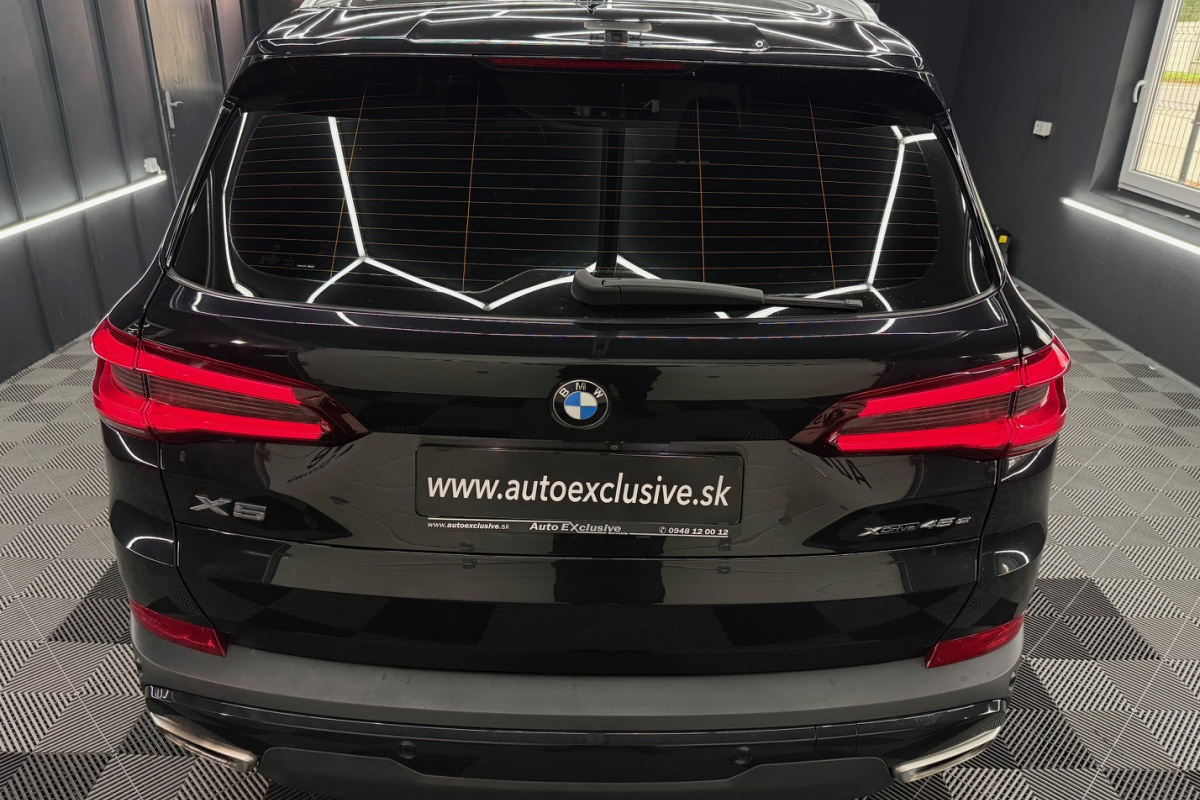Ponuka vozidiel / BMW X5 xDrive 45e - video