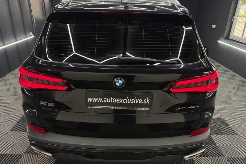  Ponuka vozidiel / BMW X5 xDrive 45e - video