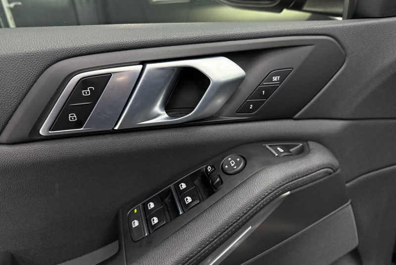  Ponuka vozidiel / BMW X5 xDrive 45e - video