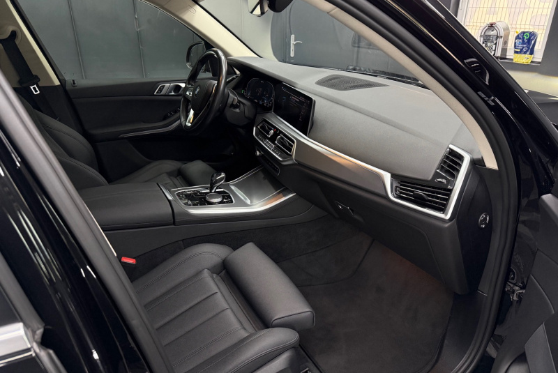  Ponuka vozidiel / BMW X5 xDrive 45e - video