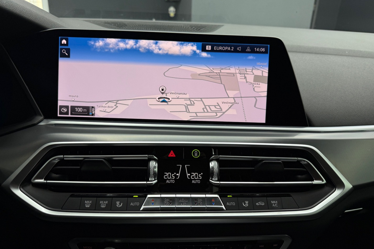 Ponuka vozidiel / BMW X5 xDrive 45e - video