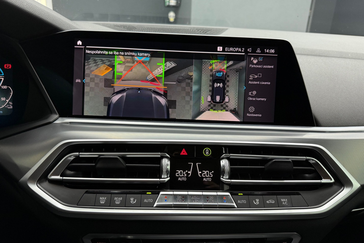Ponuka vozidiel / BMW X5 xDrive 45e - video