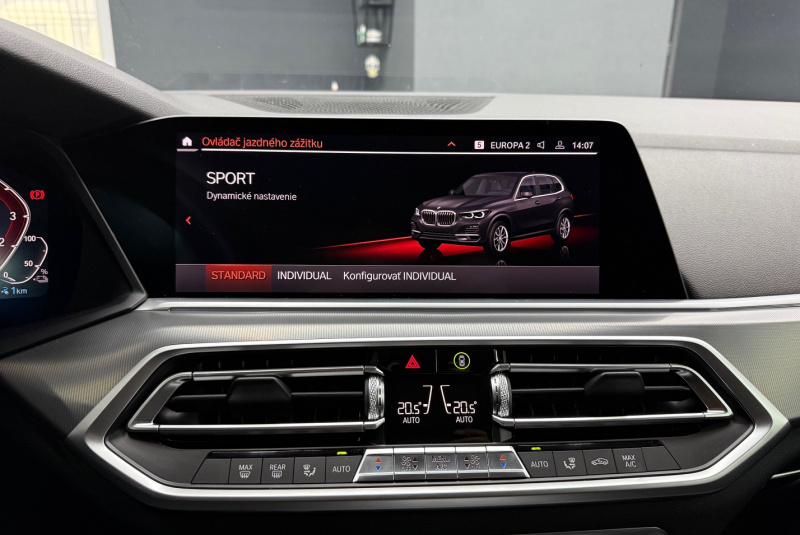  Ponuka vozidiel / BMW X5 xDrive 45e - video