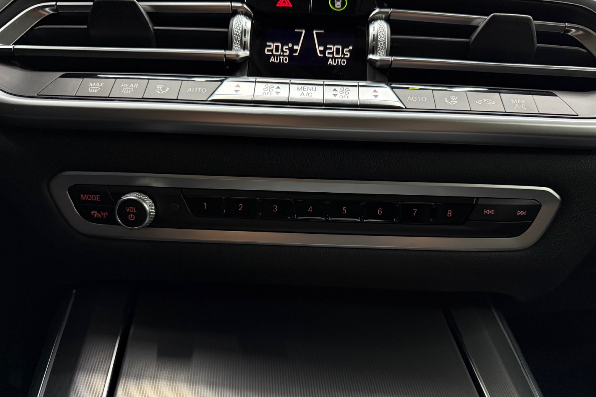 Ponuka vozidiel / BMW X5 xDrive 45e - video