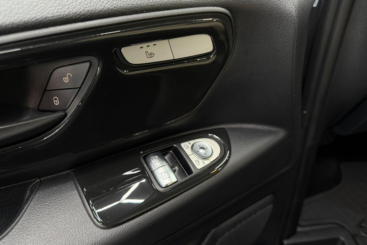 Ponuka vozidiel / Mercedes-Benz Vito Tourer 116 CDI 7-MIESTNE LUXURY - video