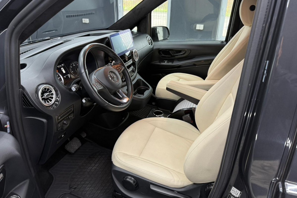 Ponuka vozidiel / Mercedes-Benz Vito Tourer 116 CDI 7-MIESTNE LUXURY - video Ponuka vozidiel / Mercedes-Benz Vito Tourer 116 CDI 7-MIESTNE LUXURY - video