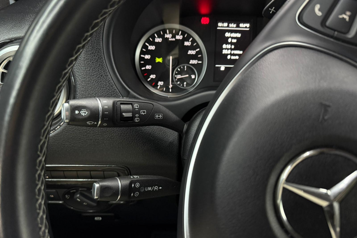 Ponuka vozidiel / Mercedes-Benz Vito Tourer 116 CDI 7-MIESTNE LUXURY - video