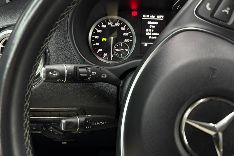  Ponuka vozidiel / Mercedes-Benz Vito Tourer 116 CDI 7-MIESTNE LUXURY - video