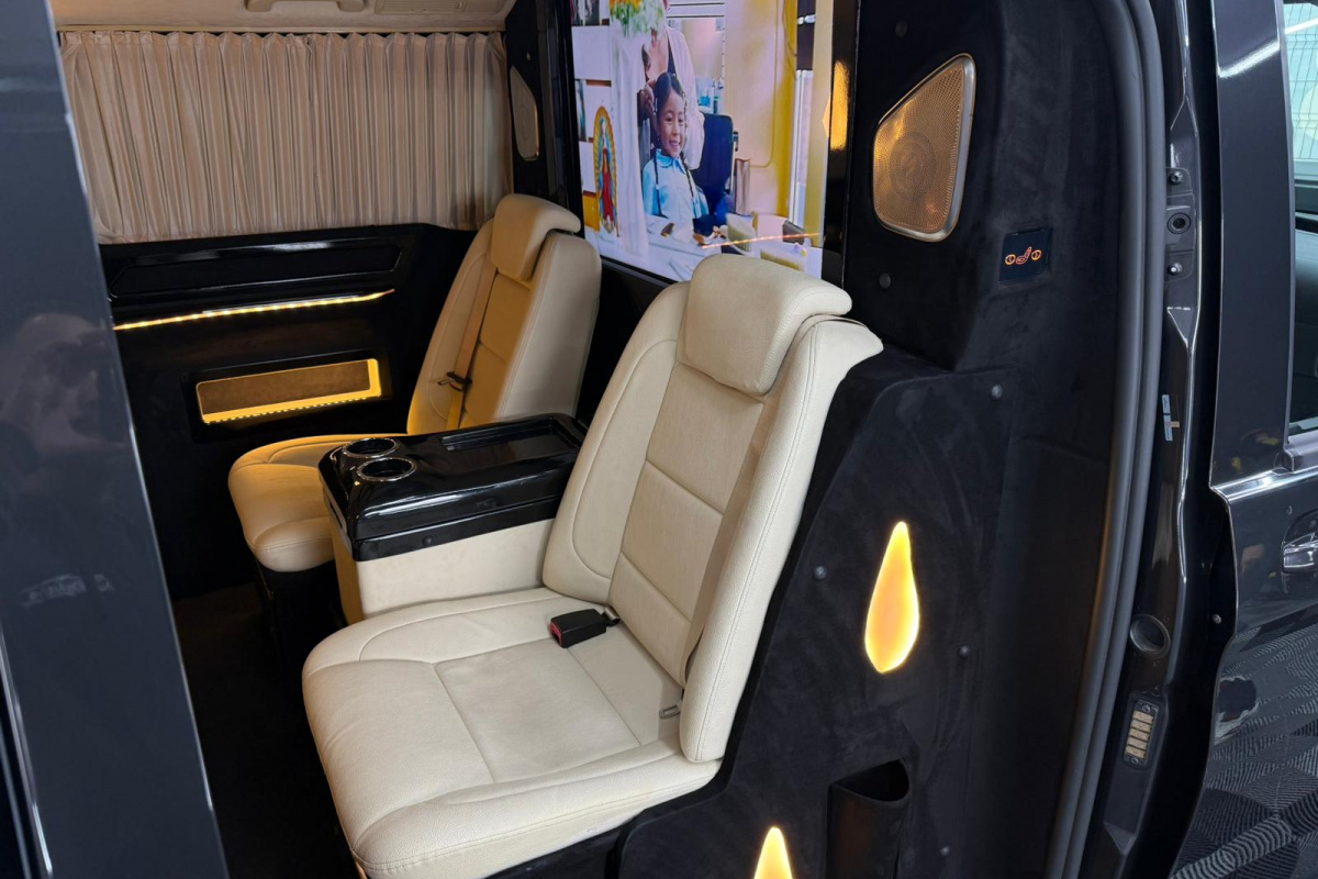 Ponuka vozidiel / Mercedes-Benz Vito Tourer 116 CDI 7-MIESTNE LUXURY - video Ponuka vozidiel / Mercedes-Benz Vito Tourer 116 CDI 7-MIESTNE LUXURY - video