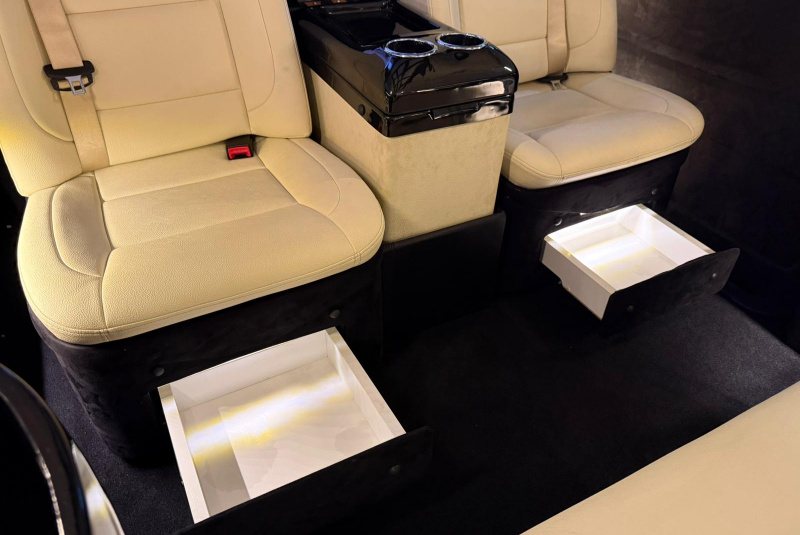  Ponuka vozidiel / Mercedes-Benz Vito Tourer 116 CDI 7-MIESTNE LUXURY - video