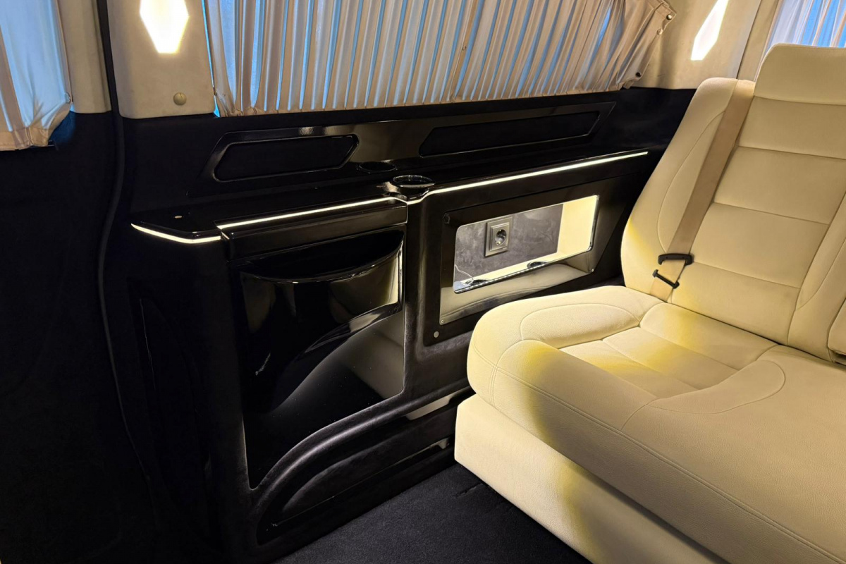 Ponuka vozidiel / Mercedes-Benz Vito Tourer 116 CDI 7-MIESTNE LUXURY - video