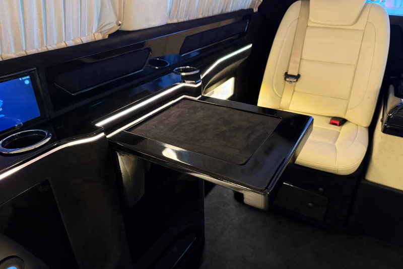  Ponuka vozidiel / Mercedes-Benz Vito Tourer 116 CDI 7-MIESTNE LUXURY - video