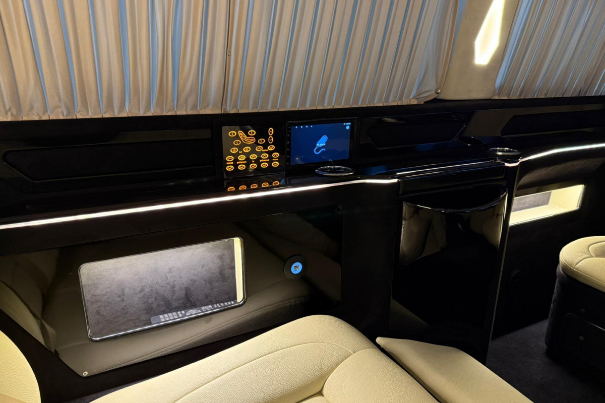 Ponuka vozidiel / Mercedes-Benz Vito Tourer 116 CDI 7-MIESTNE LUXURY - video