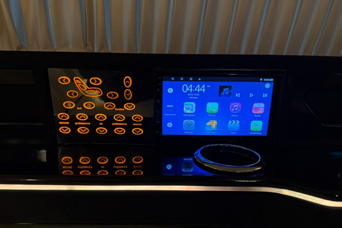 Ponuka vozidiel / Mercedes-Benz Vito Tourer 116 CDI 7-MIESTNE LUXURY - video Ponuka vozidiel / Mercedes-Benz Vito Tourer 116 CDI 7-MIESTNE LUXURY - video