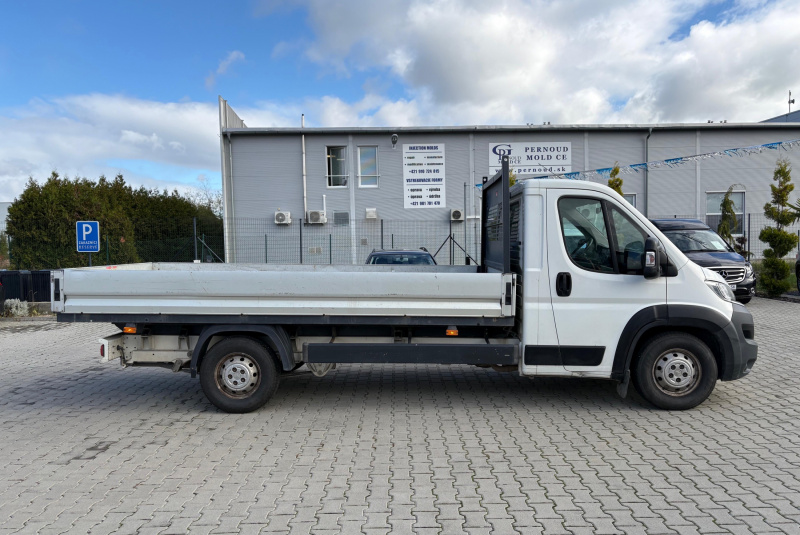  Ponuka vozidiel / Citroën Jumper Valník 2.0 BlueHDi 130k 35 L4 - video