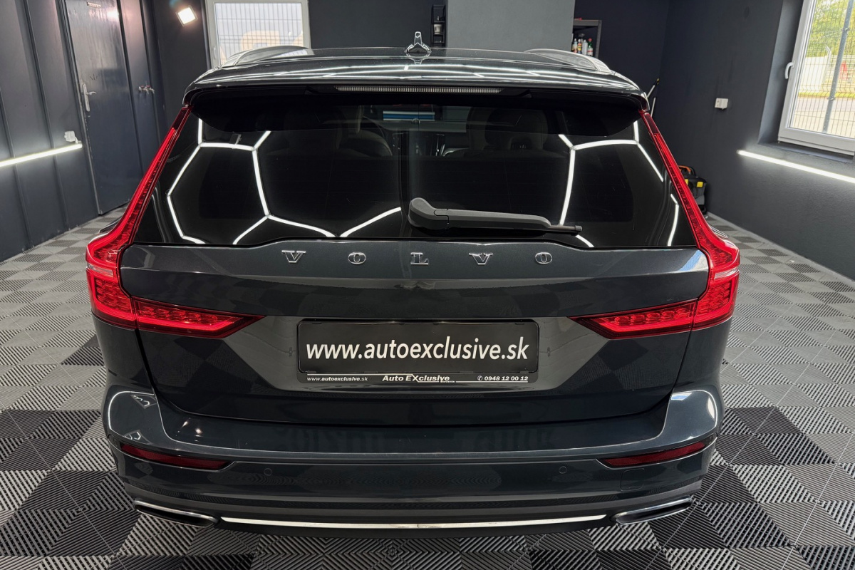 Ponuka vozidiel / Volvo V60 T6 Inscription AWD A/T - video