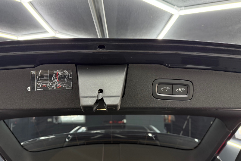  Ponuka vozidiel / Volvo V60 T6 Inscription AWD A/T - video