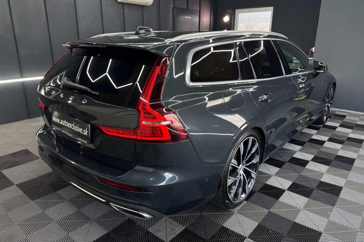 Ponuka vozidiel / Volvo V60 T6 Inscription AWD A/T - video