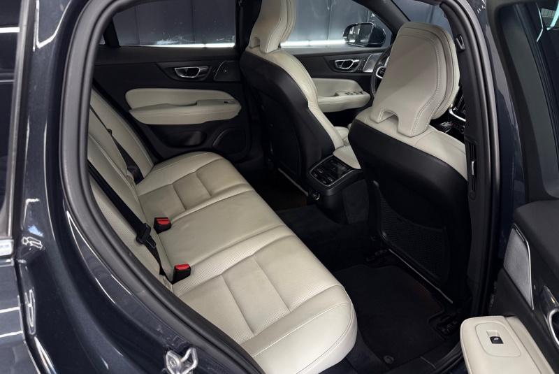  Ponuka vozidiel / Volvo V60 T6 Inscription AWD A/T - video