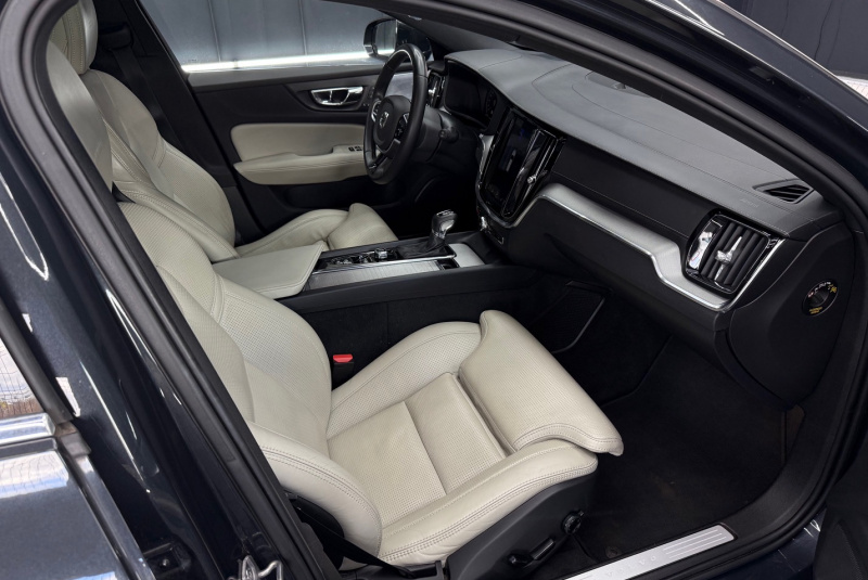 Ponuka vozidiel / Volvo V60 T6 Inscription AWD A/T - video Ponuka vozidiel / Volvo V60 T6 Inscription AWD A/T - video